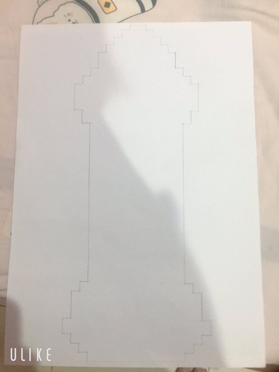 nhi_8a3's tweet image. I have finished sketching the sword of #Boxell, now I will draw the details on it and then paint and decorate it first, then I will emboss it (kind of like making a paper model) =)) #Mechamato