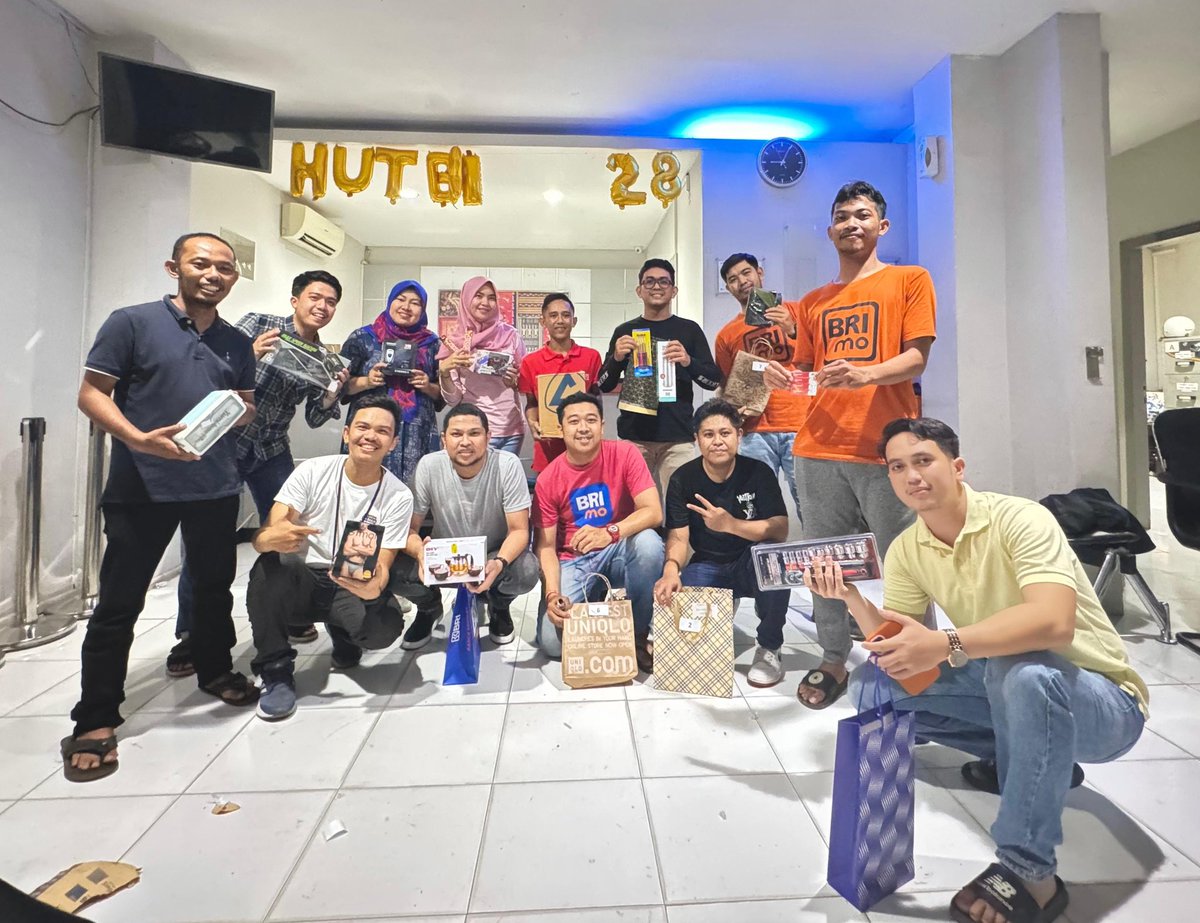 yusran_at's tweet photo. Terima kasih sdh pernah menjadi 1 Team. Patut dibanggakan pernah menjadi bagian dari team ini, dan Hanya menunggu waktu, kita akan berjalan sesuai dengan apa yg ditakdirkan dan semua hanya tinggal kenangan. Indah untuk dikenang dan tp tdk untuk terulang
#BRI8022isthebest https://t.co/j12qmHj8K9