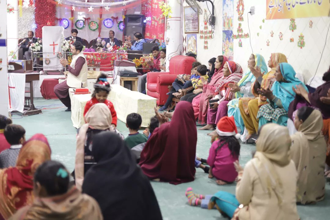 BARGADYouth's tweet photo. Spreading joy and making a difference in Nishat Colony, Lahore! 🎄✨ Our Christmas Social Action Project captured in moments of love, community, and festive spirit.

#ChristmasCelebrations #NishatColonyCares #Christmas #merrychristmas #youth #SAP #JSA #JointSocialAction https://t.co/bZ6XknsEst
