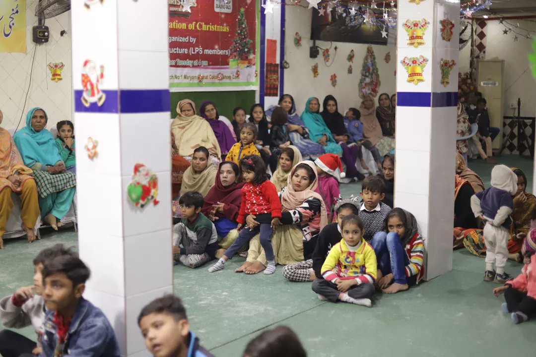 BARGADYouth's tweet photo. Spreading joy and making a difference in Nishat Colony, Lahore! 🎄✨ Our Christmas Social Action Project captured in moments of love, community, and festive spirit.

#ChristmasCelebrations #NishatColonyCares #Christmas #merrychristmas #youth #SAP #JSA #JointSocialAction https://t.co/bZ6XknsEst