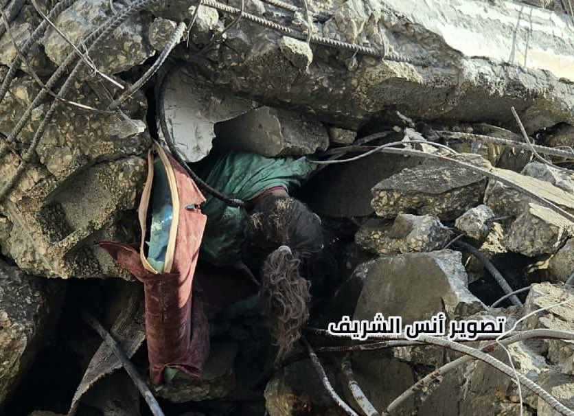 Gaza_Psych's tweet photo. I had to show you this, I am not going to cry alone 
Jabalia massacre a few minutes ago https://t.co/vjvcZunnIO
