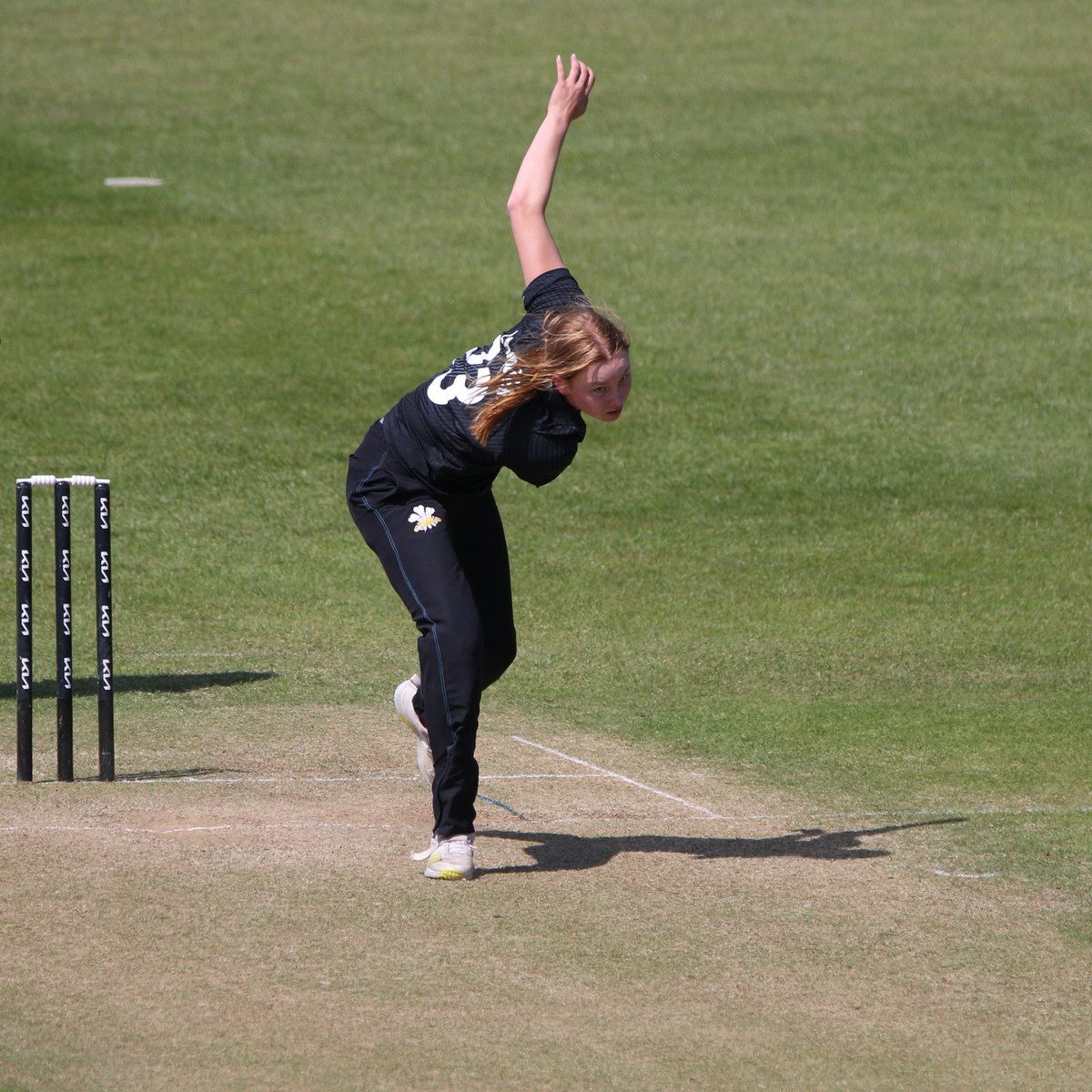 SEStarsCricket's tweet photo. Stars 🤝 England U19 🦁

Alexa Stonehouse, Tilly Corteen-Coleman, Charlotte Lambert, and Charlotte Stubbs have been selected in the Preparation Phase squad ahead of England's U-19 tri-series against Australia &amp; Sri Lanka 💛

READ MORE ➡️ https://t.co/rqcimFs7CL 📲 https://t.co/4ipi72dEFe