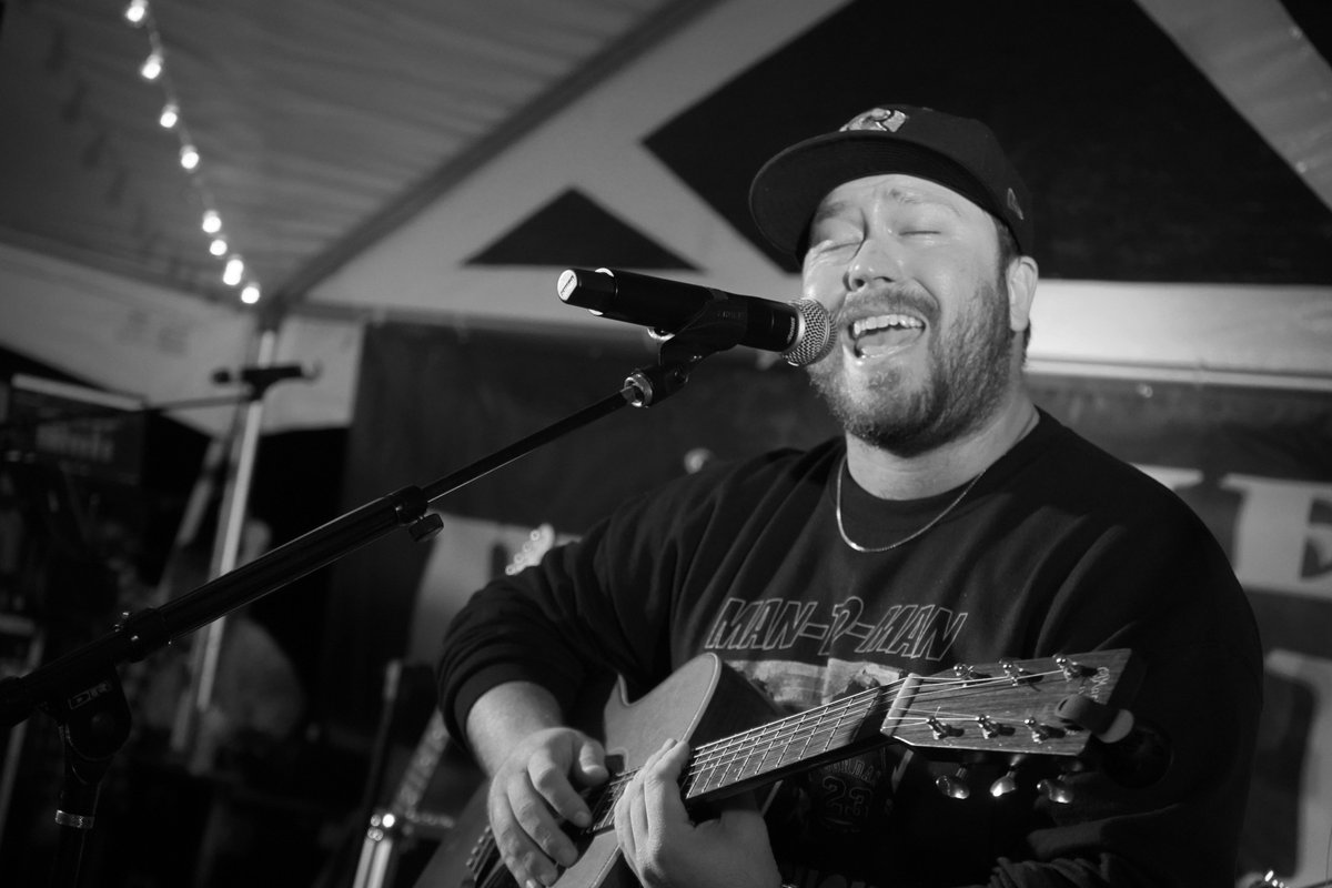 byTreyBonner's tweet photo. Mitchell Tenpenny back in 2020

📸: @byTreyBonner https://t.co/DJRqooVXi1