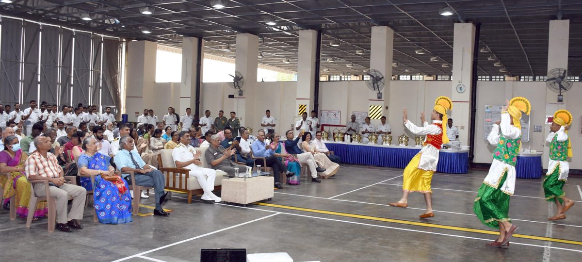IN_HQTNP's tweet photo. As part of commemoration of 70 successful years of #NavalAviation, #INAS313 hosted a Barakhana on 03 Jan 24 to honour and felicitate the Naval Aviation #Veterans who have rendered selfless yeoman service to the nation and #IndianNavy.

1/2 https://t.co/64J5wfitnd