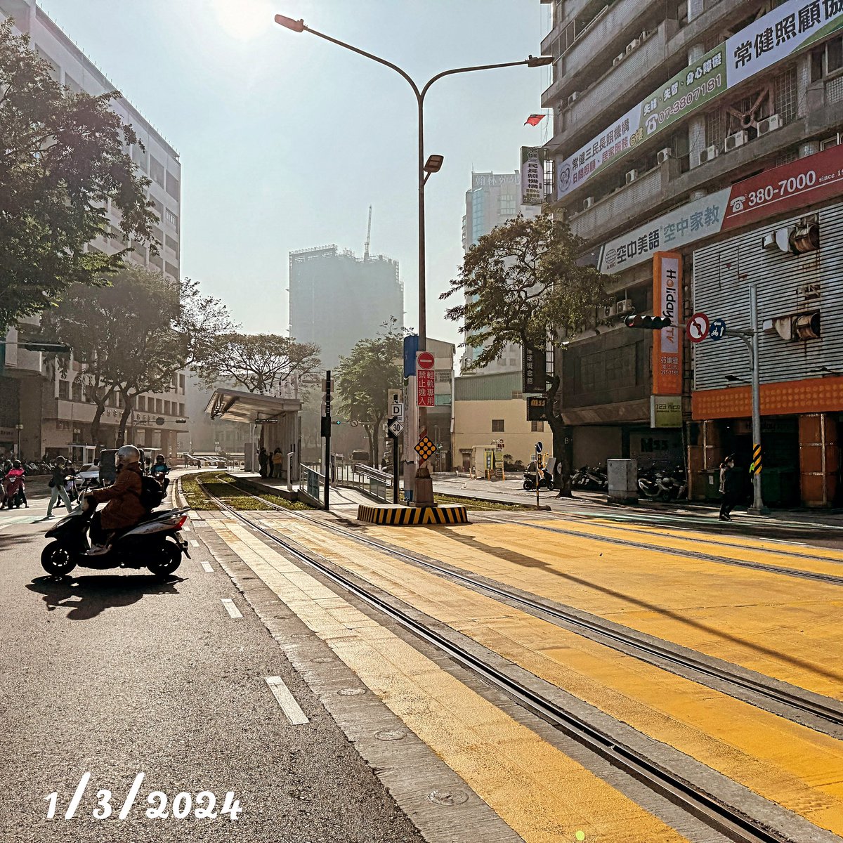MarcoMKlll's tweet photo. The 輕軌讓大順路塞到爆🌝
#kltr
#my365 https://t.co/p4BSm1fKey