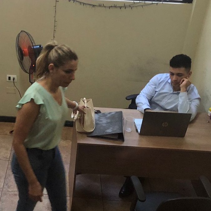 jfergo86's tweet photo. Pobrecito vino la mamá a defender a su "NEPOBABY".
Que sientan vergüenza, 9.500.000 Gs, en salario pero salen a decir que NO HAY PLATA PARA LOS INDÍGENAS https://t.co/iMKsTVkNSp