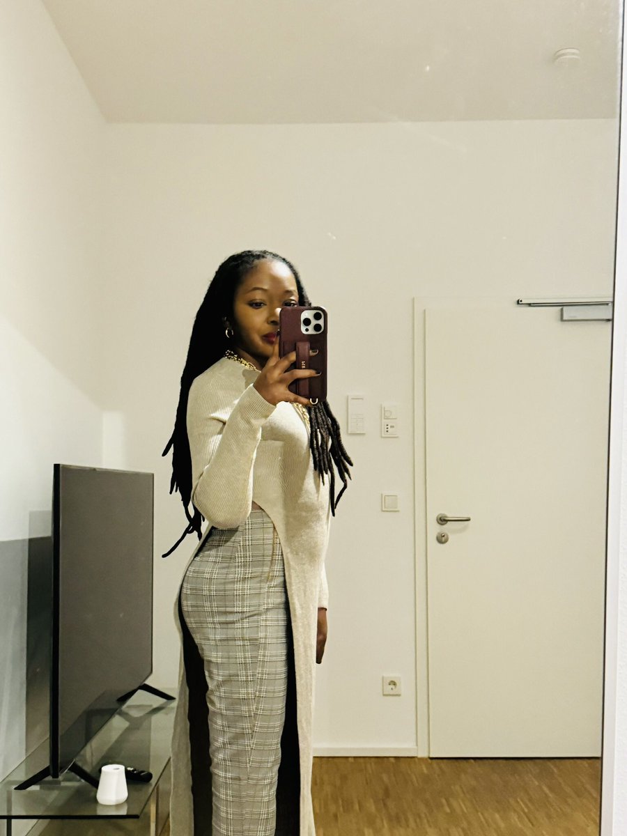Buttercup_Anna's tweet photo. Happy new year people 🎉 
I want to be more active on this app this year but it has become so toxic here. My words can easily be misconstrued. I’ll post more nevertheless https://t.co/SFW7DVNftW