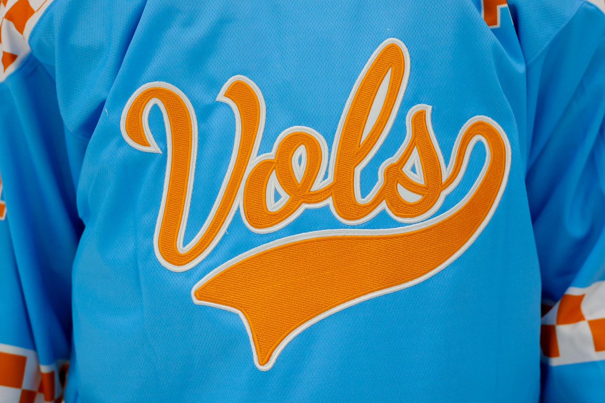 BR_OpenIce's tweet photo. Tennessee hockey pays homage to the late Pat Summitt with their new ‘Summitt Blue’ alternates 🔥 

(via @IceVolsHockey) https://t.co/3wmaOPRDBe
