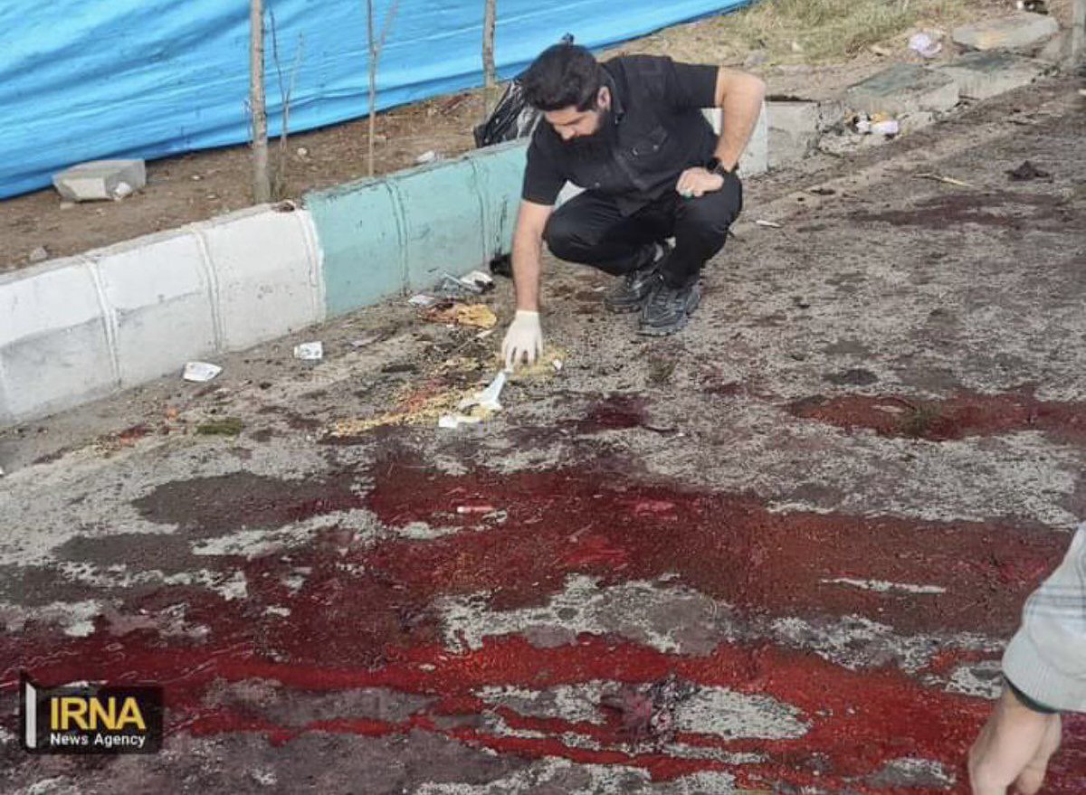 GlobalNewsEU's tweet photo. 🇮🇷 IRAN

2 explosive devices were placed in bags near a cemetery in Iranian Kerman, where a funeral event was taking place, and they were detonated remotely.

Iranian Emergency Authority:
The death toll from the 2 terrorist bombings has risen to 103 dead and injured are over 200. https://t.co/JupobekCWi