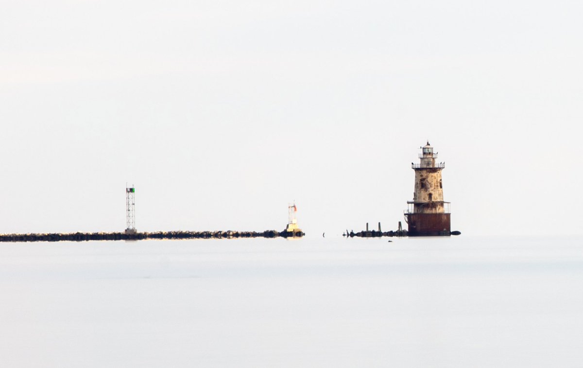 Stamford Ledge Lighthouse taken from Tod’s point Old Greenwich 1.1.24

#longexposure #longexposurephotography #calm #sailinglife #seascapes #landscapephotography #canon_photos #canonphotography #canonphotographers #eos5dsr #ef70200f28lis2usm #leefiltersystem #tods #stamford