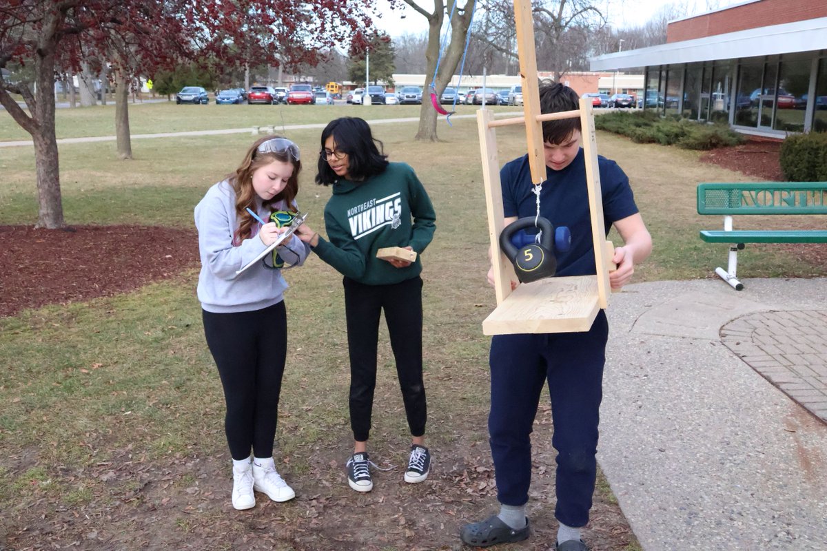 MidlandPS's tweet image. Mr. Kipfmiller’s classes built trebuchets, a type of catapult that uses a long arm to throw a projectile, in this case, a small, harmless, clay ball. Nice job, Vikings! #scienceclass #STEM #MidlandPublicSchools #engineers #InspiringExcellence #trebuchet