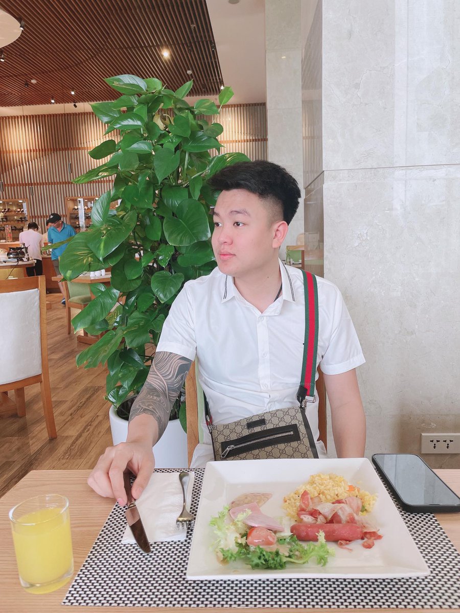 vu3227223079174's tweet photo. Chỉ sợ không có đường để đi,chứ ngại gì bước tiếp.
Đã sinh ra trong cơn bão ,ngại gì mấy hạt mưa! https://t.co/rlg17sdVBV