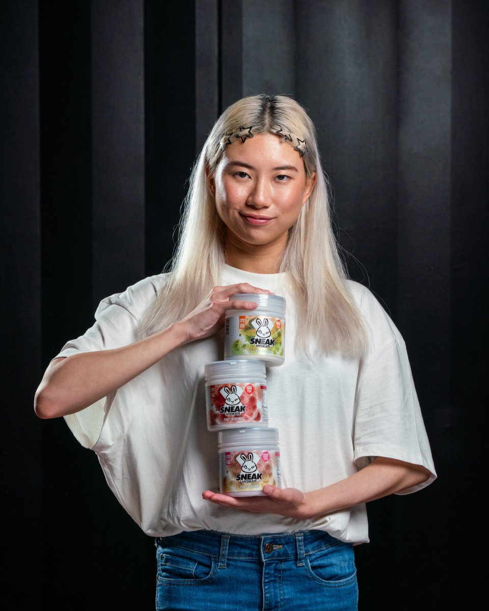 SneakEnergy's tweet photo. How does Hydrate... hydrate?

💦 ELECTROLYTES. These help your body send water and nutrients where they're most needed. Pretty important. Hydrate has loads of them. https://t.co/mRCGGJ4iGn