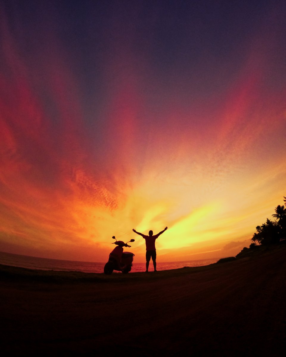 GoPro's tweet photo. Photo of the Day: Say yes to every sunset 🌅 Febin John said yes + earned a $250 GoPro Award.

#GoPro #GoProTravel #Sunset #Silhouette #TravelPhotography https://t.co/AIvn3HDknU