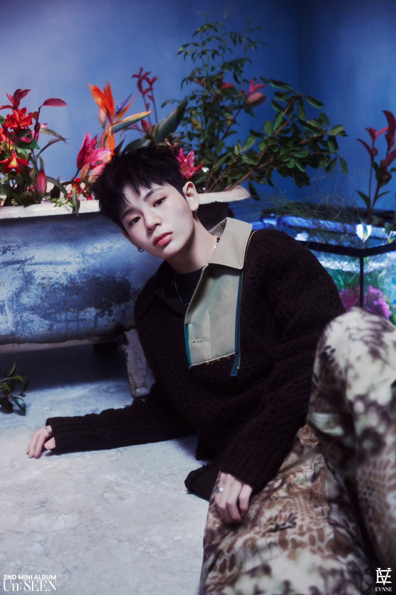 EVNNE 2nd Mini Album 
[Un: SEEN]
 
Concept Photo vulnerable ver.
#문정현 #MUNJUNGHYUN
 
#EVNNE #이븐 
#Un_SEEN 
#20240122_6PM