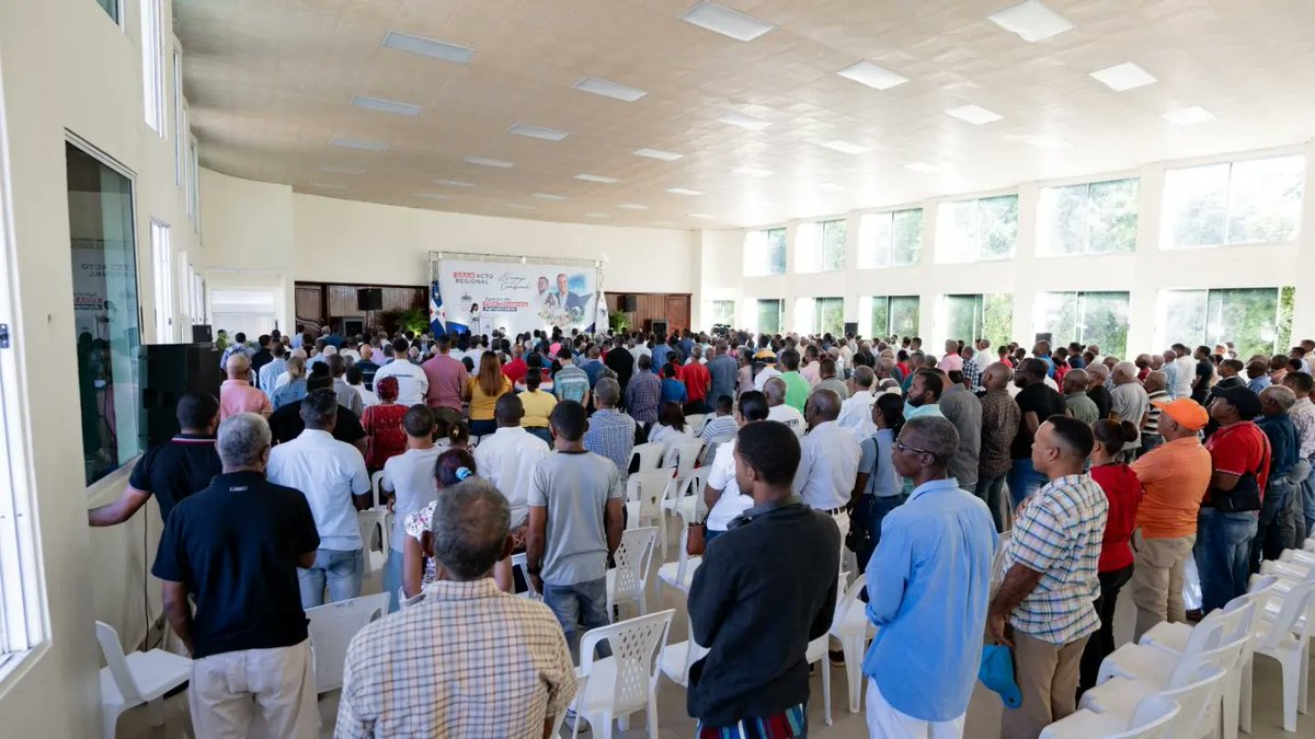 Feda_RD's tweet photo. El FEDA marcó la diferencia a nivel nacional con programas sociales que van más allá del desarrollo agropecuario con acciones para un enfoque personalizado llevando a cabo el programa "FEDA en tu Comunidad, en benéfico de 74 comunidades.
#fedard
#transformacionagropecuaria https://t.co/3H4PKvPKDI