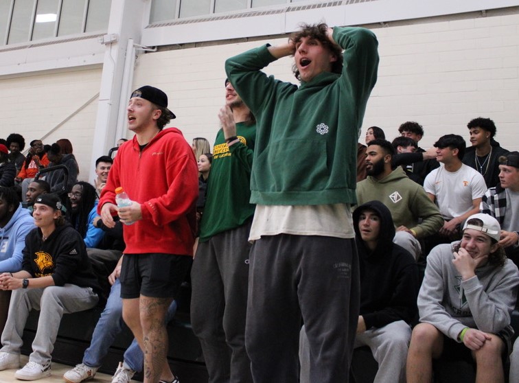 When you realize #FelicianWBB and #FelicianMBB return to JJJ Gymnasium TONIGHT🚨

HAPPY GAME DAY FALCON FAM!🔥 Time to Protect The Nest at 5:30pm and 8:30pm in Rutherford.