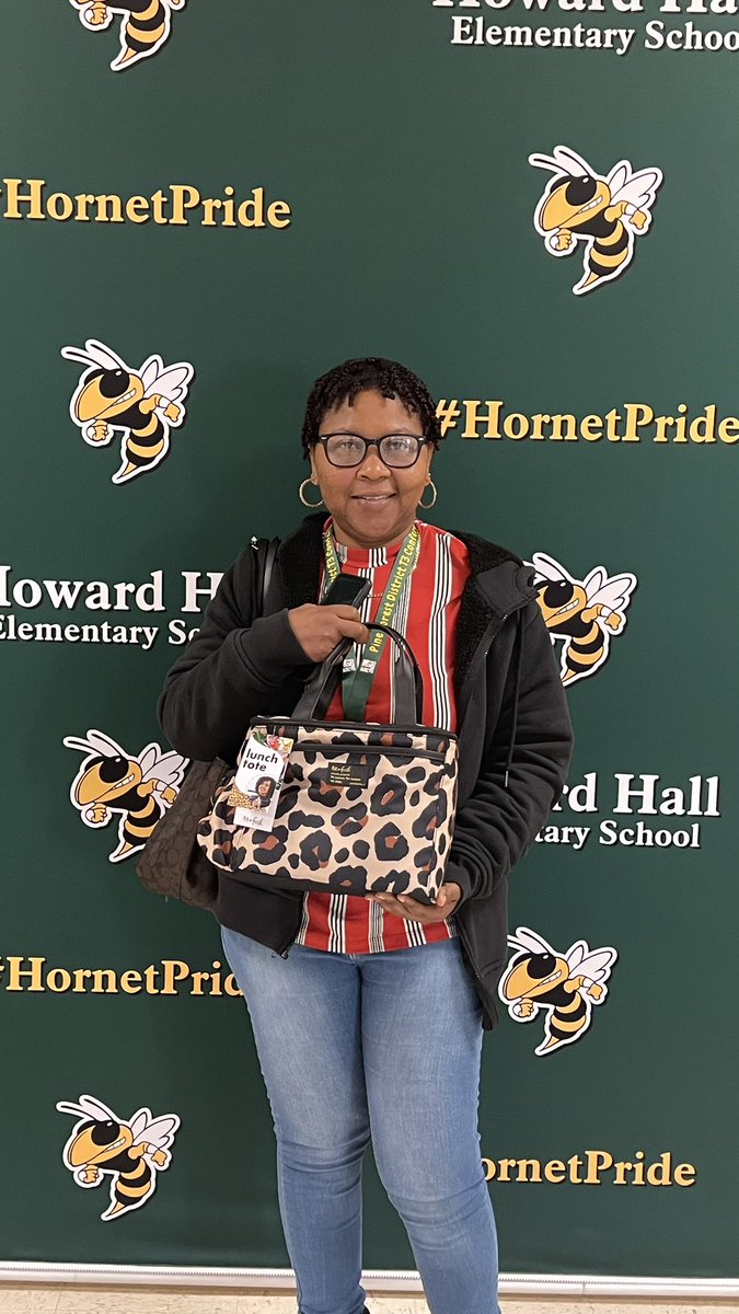 lovethenteach's tweet photo. Congratulations to our door prize winners! #pft324 @HowardHallElem https://t.co/kDp8ZNglp5