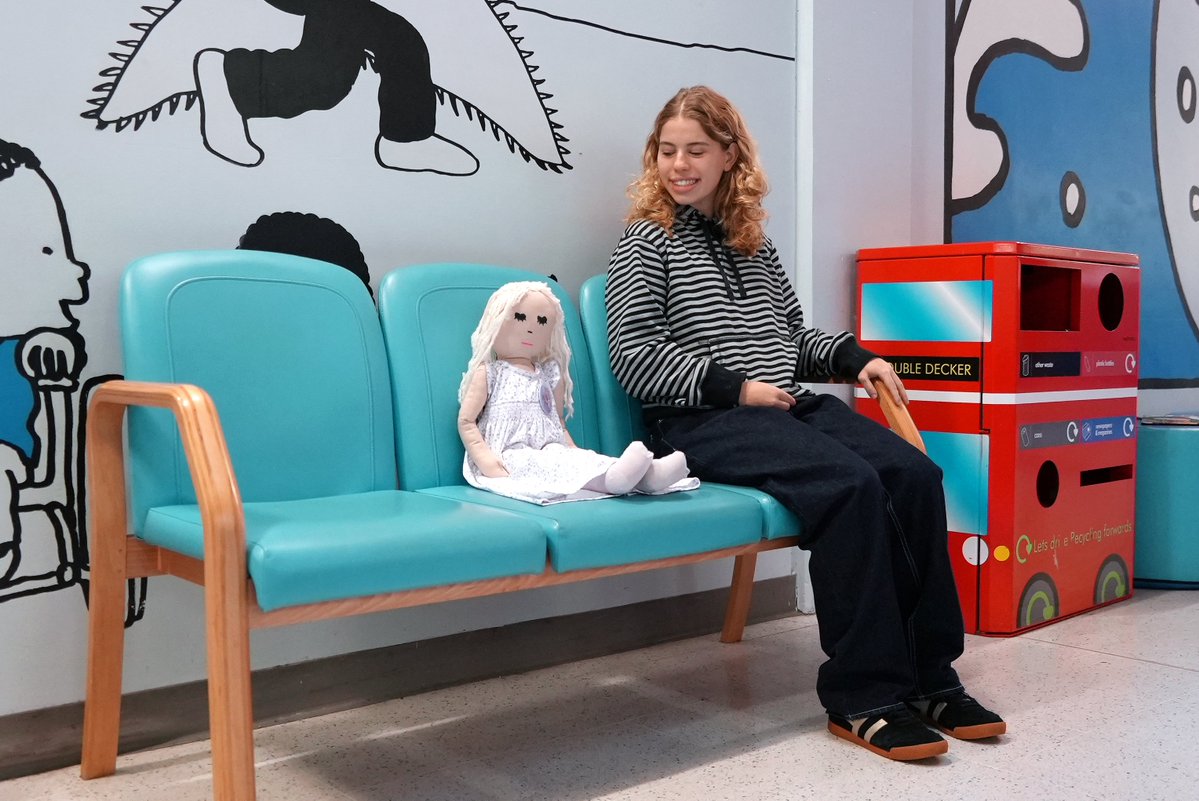 Evelina London tweet media