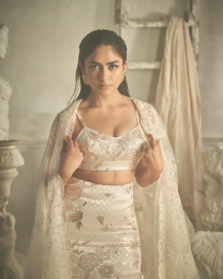 GC7WkznWEAATHes?format=jpg&name=medium