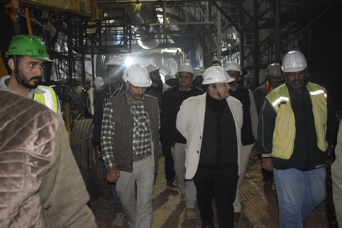 DMReasi's tweet image. #ProgressingJK

Conducted inspection of  2.76 KM , long #Sungal_Tunnel West Portal, emphasises on its timely completion.

@officeOfLGjandk
@Divcomjammu
@diprjk
@BROindia
@WorksDepartment