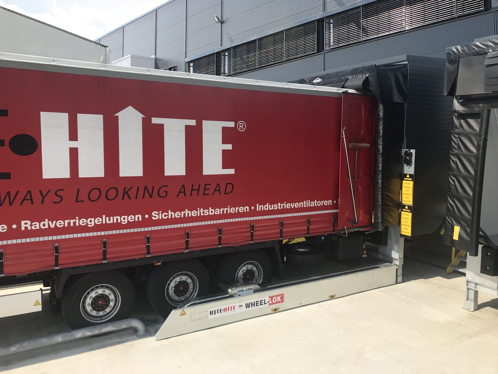 HSMmagazine's tweet image. HSM MAGAZINE - Rite-Hite advises on how to best &apos;close up for winter&apos; hsmsearch.com/Rite-Hite-advi… @ritehite #winter #loadingbay #handling #healthandsafety