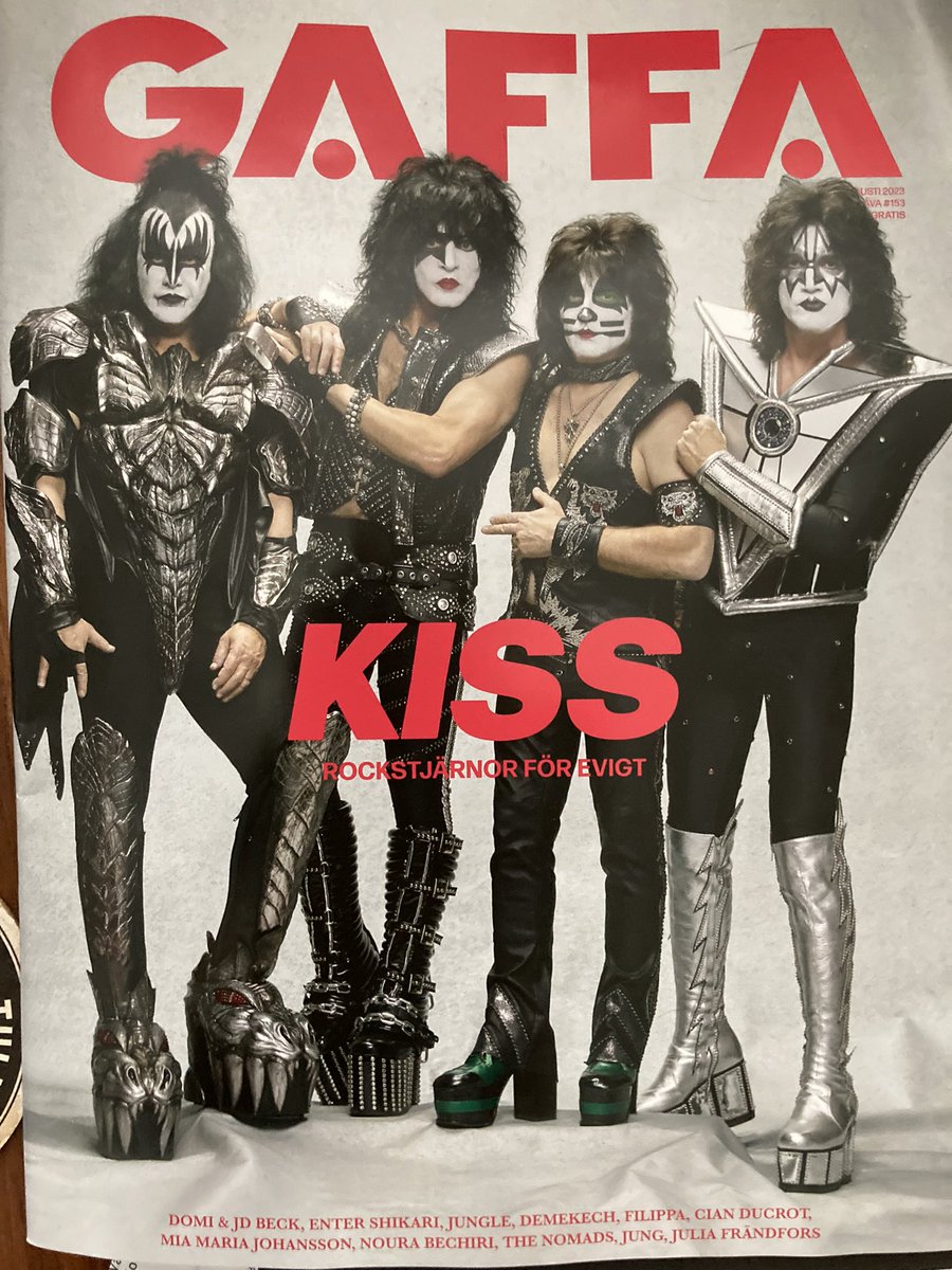 MarcelIoPan's tweet photo. @kiss Happy New Year! https://t.co/XyORUD2wFr