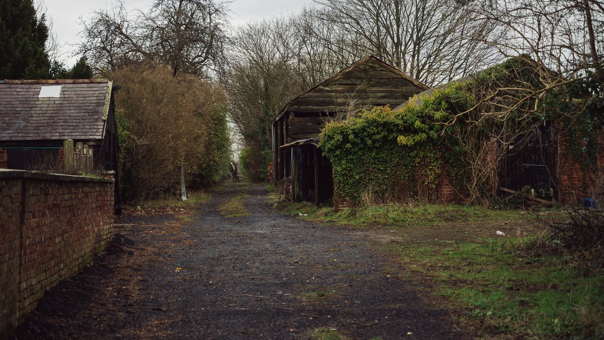 Igor_Bystander's tweet photo. Walking around Hale/Altrincham
#Hale #Photography #Nikon #photo https://t.co/uRuEhUrUJD