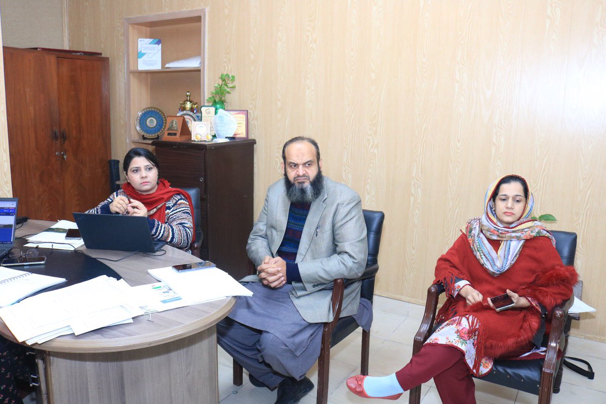 PECTAAOfficial's tweet photo. A meeting was held in the office of Planning and Coordination QAED Punjab with the team of @UNICEF_Pakistan ,P&amp;C team and  Data Center of @QAEDPK to discuss the matter of trainees' attendance on TMS. The way forward to improve the mechanism was discussed. 
@SchoolEduPunjab 
#SDG4 https://t.co/mNu0h4mHdo
