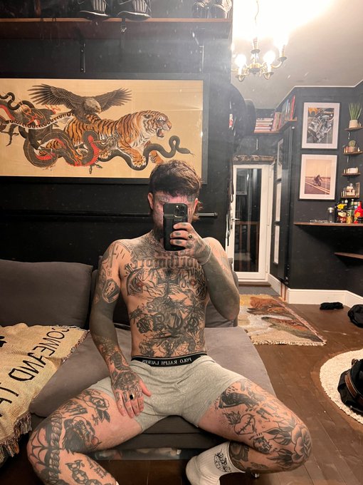 5 free subs today only https://t.co/4TWatOLPNG https://t.co/SMu0Ok3Yy2