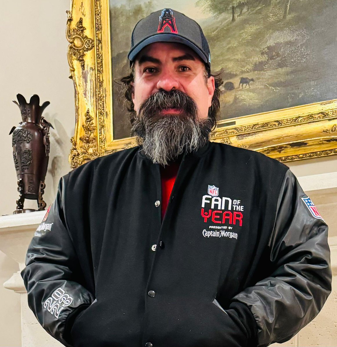 Skullspliter1's tweet photo. I feel like rocking my Jacket today 🤠😎🤪, thank you everyone that voted or in some way ( big or small ) , help or supported for this to be possible 🙏🏻🙏🏻🙏🏻🫡🫡 very much appreciated #Tennesseestrong
#TitanUp #capitanmorgan #FOTY2023 @nflmx @CapitanMorganES https://t.co/C2DdLswmPe