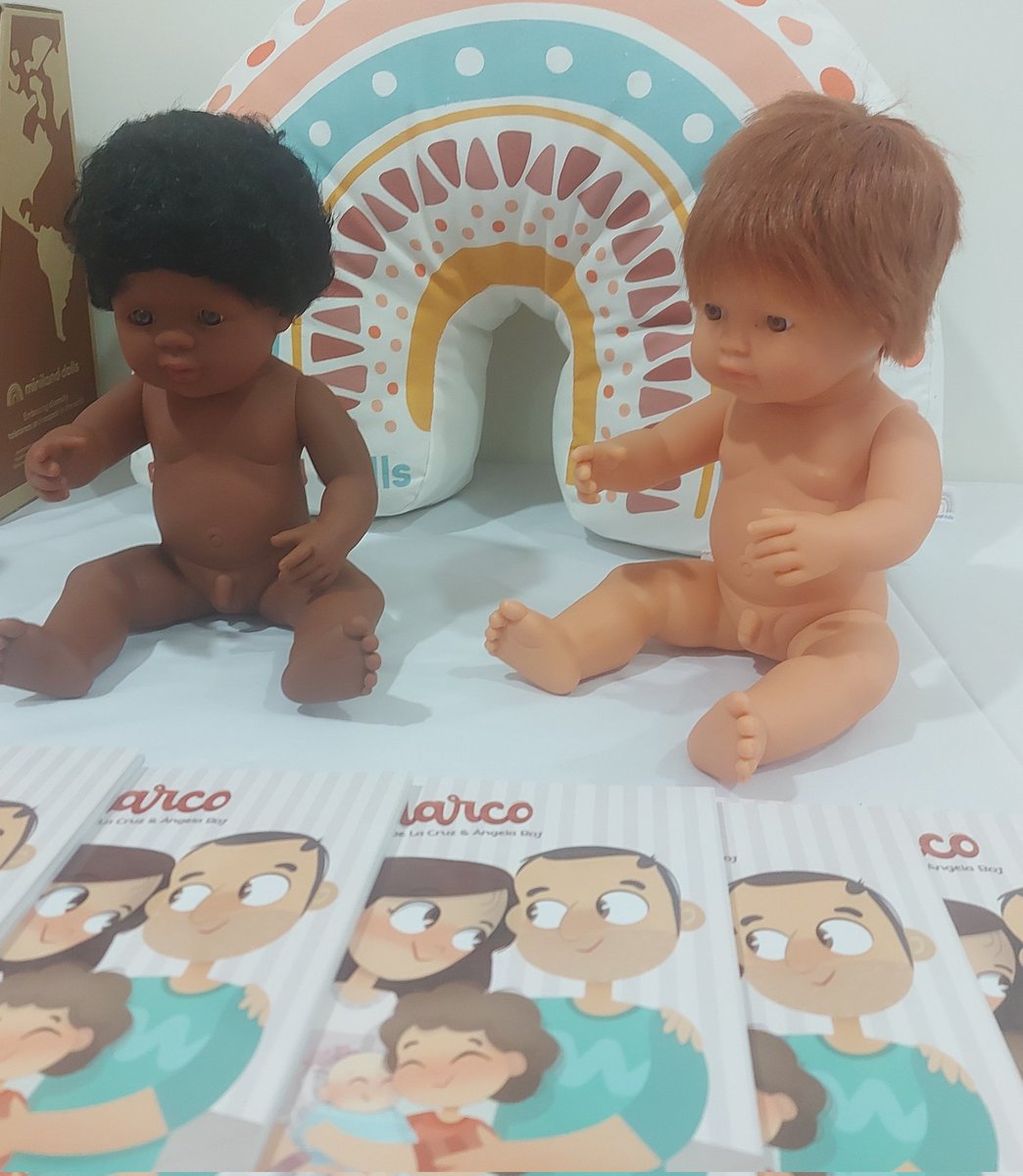 pediatrialafe's tweet photo. 1/2 En él, enfermeras y TCAEs que organizan el taller de herman@s en el Servicio, han hecho un taller para que descubrieran cómo  cuidaron de ell@s y les han contando cómo  nació el cuento "El viaje de Marco" 
#pediatrialafe https://t.co/PaRYRDKI1C