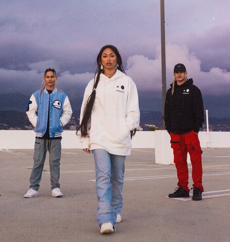 LostAFstyle's tweet photo. GM☕️ GM☕️

Hope everyone’s year has started off with a bang!💥

Just a friendly reminder when getting your #fit right in 2024,  make sure to contact one of our amazing #streetwear affiliates to get you set up!! 

@HotShotGems 
@H20KT36 
@dopsng 
@TradingHodlTeam 
@J_Fo_Crypto https://t.co/WzaOUuKOKy