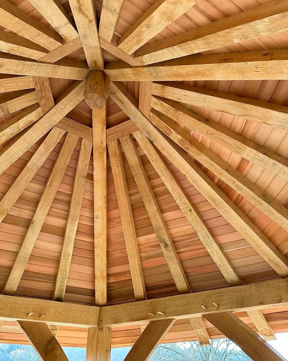 ME_Architects's tweet image. The Sundowner ☀️ 

At our arts and crafts new build, the sundowner over looks the stunning view from the property, creating the perfect space for an evening drink ☕️

#architecture #architects