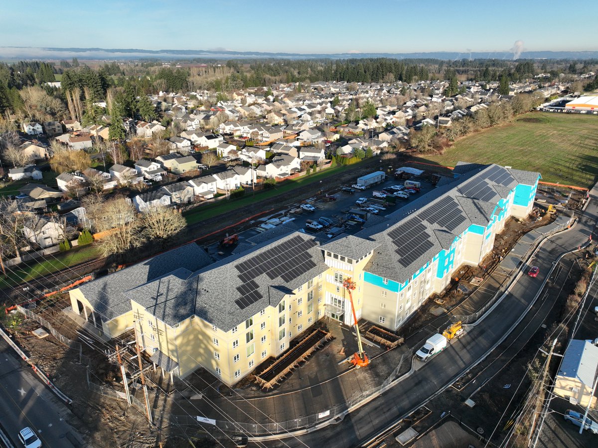LMC_Con's tweet image. A bird's eye view of the progress taking place at Plaza Los Amigos in Cornelius! 

Way to go, team!

Development &amp;amp; Design Team: 
Bienestar - @BienestarOR 
REACH 
Ankrom Moisan 
 
#BuildingCommunities 
#DronePhotogrpahy 
#ProgressPhoto
#BuildingOregon