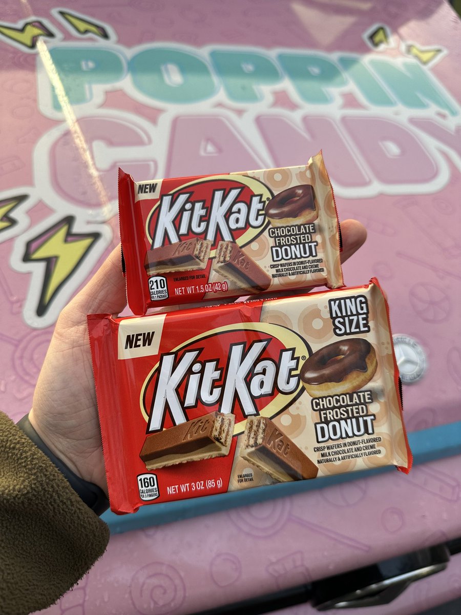 POPPINCANDYOFCL's tweet photo. 🍫🍩Who’s managed to try the brand new Kit Kat Chocolate Frosted Donut?! You know we got the goods earlyyy as always… in both regular &amp; king size!🍩🍫 https://t.co/ywejYfMMGu