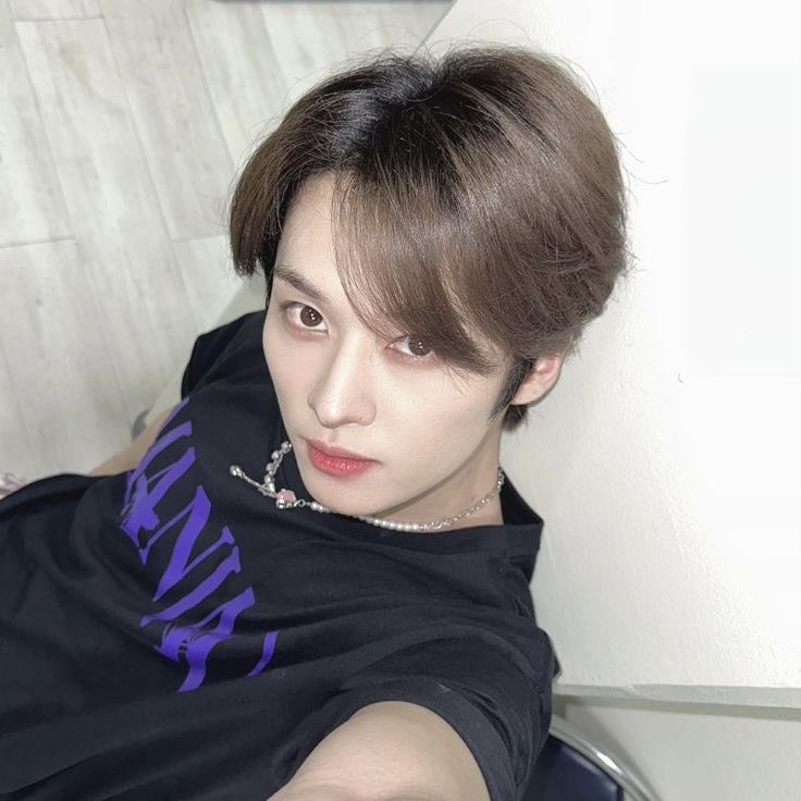 neytirisa's tweet photo. Mini au #minsung 

-Donde Minho es fan de Kanye y quiere ir al concierto pero no tiene plata y decide estafar swifties

-Por otro lado Jisung cae en su estafa pero ninguno sabía que ya se conocían 

(Terminado) fav y rt agradecidos https://t.co/wL5HfJ5Zyc