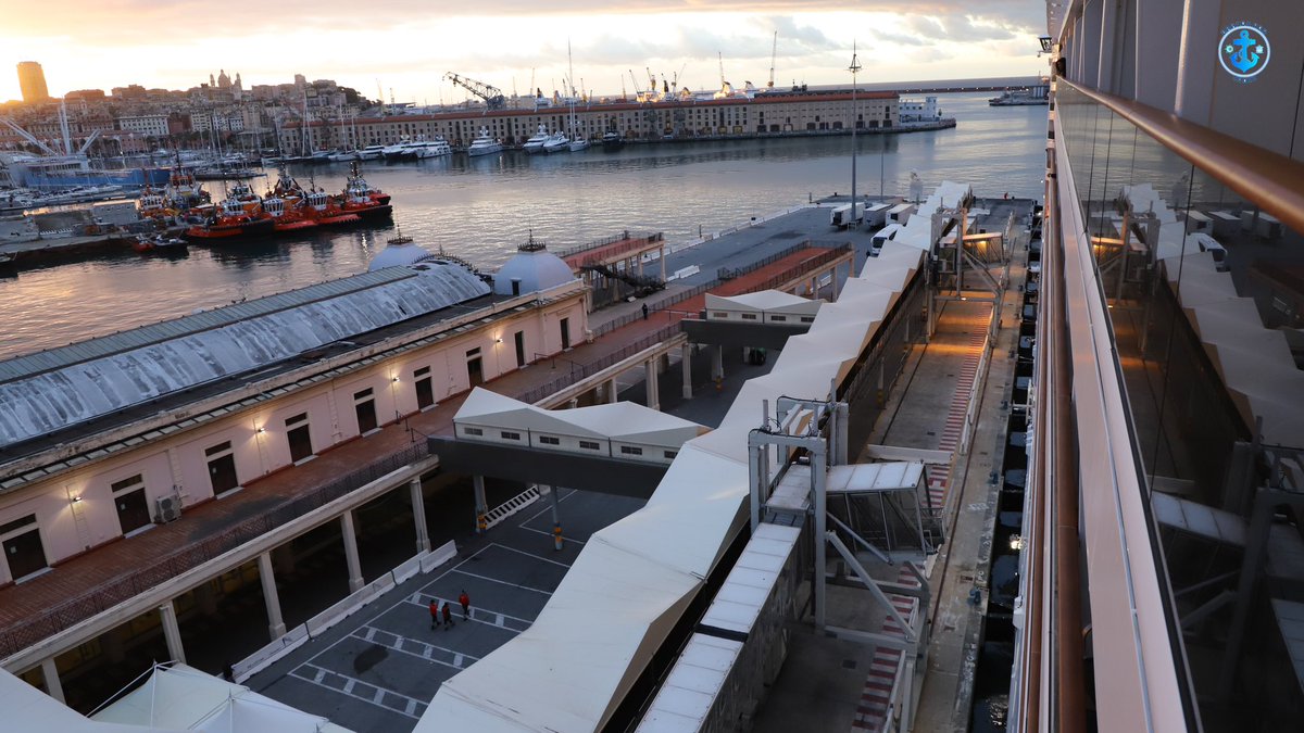 Crucero MSC WORLD EUROPA entrando en el puerto de Génova procedente del puerto de Maarsella #Genova #puertodegenova #genovaport #italia #cruise #crucero #port #puerto #vacaciones #excursion #viaje #barco #buque #ship #msc #msccruceros #msccruises #mscworldeuropa #mscworldclass