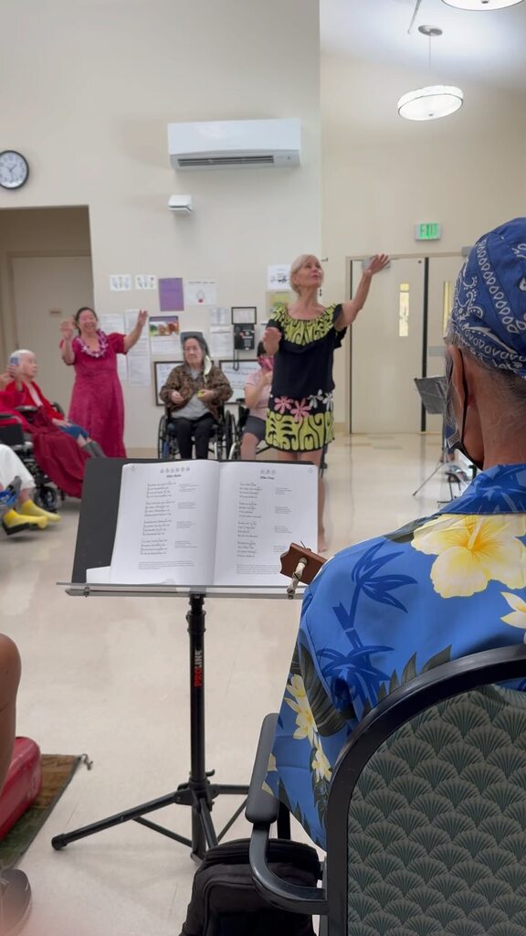 We spent our New Year’s Eve with the Kupuna of the Palolo Chinese Care Home with Uncle John & Warren #SpreadingAloha #WeServe #HappyNewYear #HauoliMakahikiHou