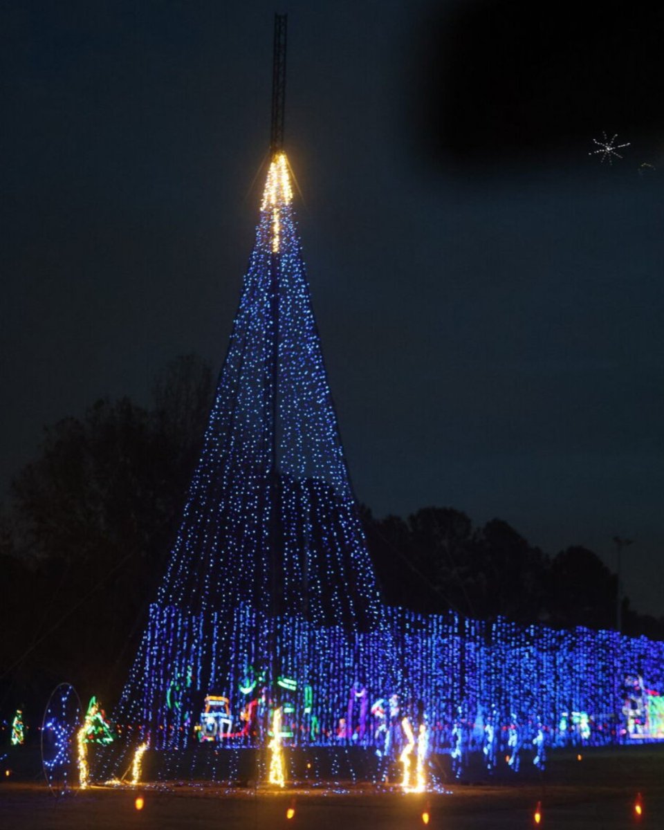cobbcountygovt's tweet photo. OPEN THROUGH JANUARY 7TH! Shadrack's Christmas Wonderland, the amazing drive-through light show at Jim R. Miller Park is still open every night 6 - 10 p.m., rain or shine. Don't miss it! 

Click here for tickets and more information https://t.co/JOxztPs5dp. https://t.co/N9eq7i3jWL