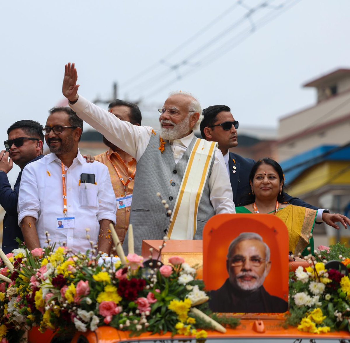 RajeevRC_X's tweet photo. Tremendous & Electrifying atmosphere and energy as Thrissur welcomes its favourite leader, our Pradhan Sevak @narendramodi ji๐๐ผ
เดชเตเดฐเดงเดพเดจ เดเดจเดธเตเดตเดเตป เดถเตเดฐเต. เดจเดฐเตเดจเตเดฆเตเดฐ เดฎเตเดฆเดฟเดเตเดเต เดเดตเตเดถเตเดเตเดเตเดตเดฒ เดธเตเดตเตเดเดฐเดฃเดฎเตเดฐเตเดเตเดเดฟ เดคเตเดถเตเดถเตเดฐเดฟเดฒเต เดเดจเดเตเดเตพ.
#ModifyingKerala
#VaranamModi https://t.co/TfkhoU9fay