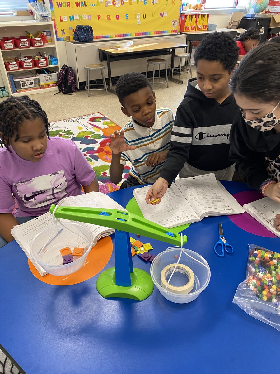 MsMaeveWyatt's tweet image. Estimating and measuring the mass of various classroom objects #Bridges #Unit4 ✏️🖍️📎📚⏰