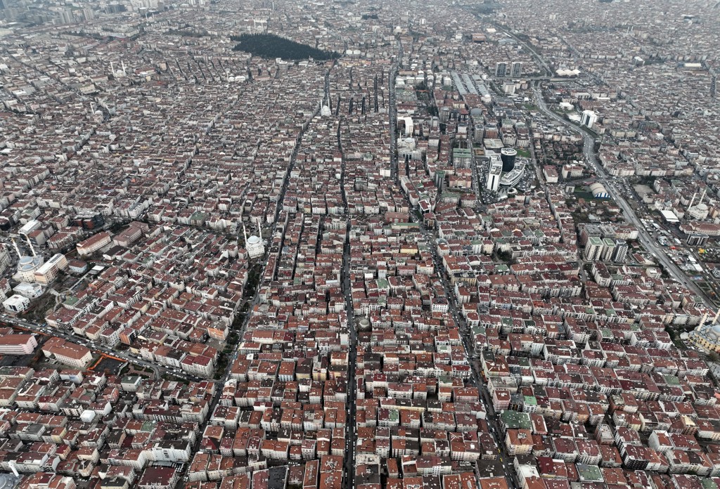 HaberReport's tweet photo. Dünyanın en güzel şehirlerinden İstanbul, drone ile görüntülendi. https://t.co/uKNM7X1b2d