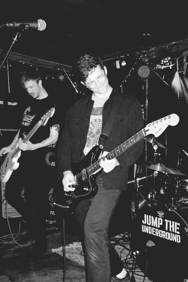 Tbpkip's tweet photo. Last gig of 2023 first posts of 2024, let's get it 💪 @failstateband @Lepub 
#livemusic #musicscene #alt #alternative #rock #emo #altrock #bnw #blackandwhite #photography #photographer #wales #newport #uk #x100v #fujix #fujifilm https://t.co/L0TPIGtUr3