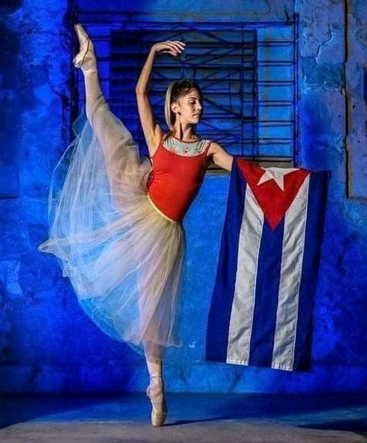 Saludos a mis amigas y amigos a lo largo del #Mundo, estamos por acá de vuelta con ustedes. #FelizyProsperoAñoNuevo...