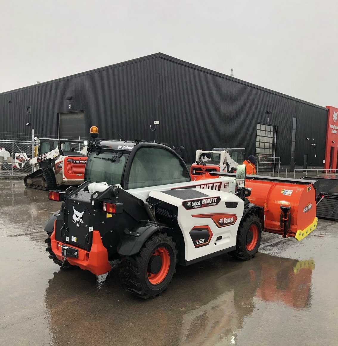 eqpme's tweet image. We&apos;re proud to be working alongside another amazing Bobcat dealer in Ontario, Canada. Bobcat of Brantford! 😼🇨🇦

Rolling out a rental program with our innovative software, empowering their staff &amp;amp; collections. #bobcat #eqpme #canada #equipmentrental #software #news #rental #rent