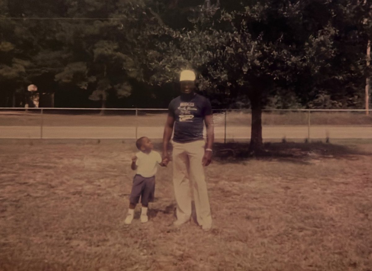 _ISRE4L's tweet photo. Happy 80th birthday to the GOAT, Isreal Sr.!  

The emptiness I feel not being able to talk to you one more time is only surpassed by the gratefulness I have for the time I had with you on Earth.
I promise to live my life with the #TotalCommitment you modeled daily. Love you! 🖤 https://t.co/akp20cdC1G