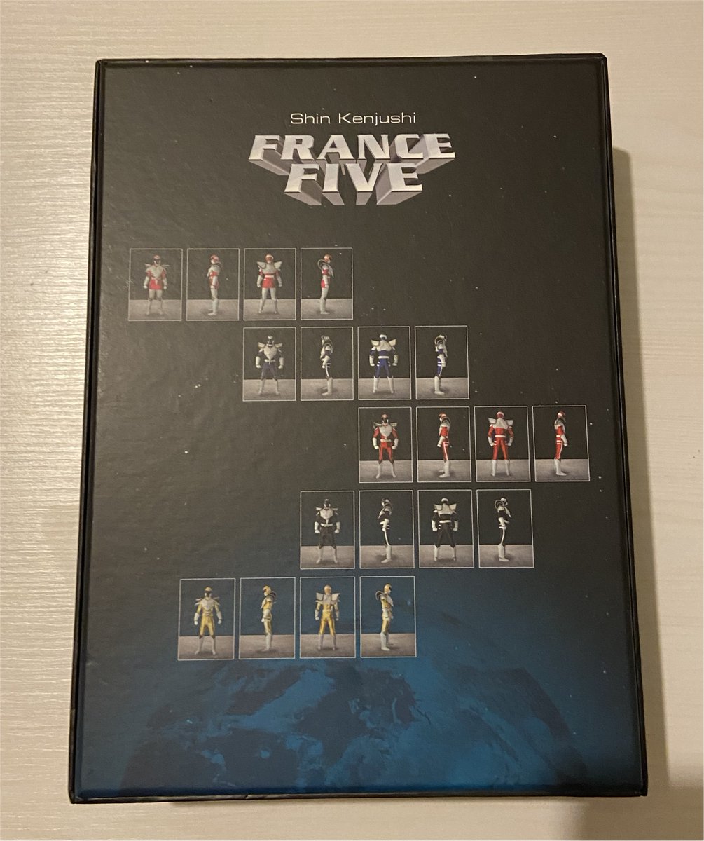 Blaw76's tweet photo. Je vends mon exemplaire du coffret collector BluRay de France Five, je l'ai eu car j'avais un chouilla aux sous-titres de making-off à l'époque, mais j'ai dû le ripper pour l'utiliser de toute façon (je n'ai pas de platine bluray) et je ne suis pas collectionneur 1/5 https://t.co/otjxWUDsq4