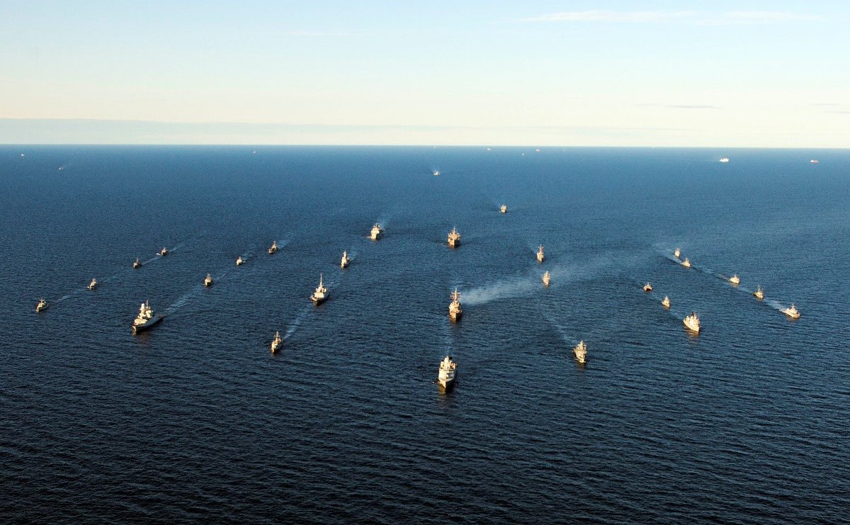 premar_ceclant's tweet photo. Les 🚢 et ✈️ de patrouille maritime 🇫🇷 sont pleinement intégrés aux groupes @COM_SNMG1 et @COM_SNMCMG1 et participent aux missions et exercices de l’OTAN en Atlantique Nord et en mer Baltique, par exemple #FS23, #BALTOPS23, #NOCO23, #AUROARA23, #FRWi23. https://t.co/X8B30IxjGc
