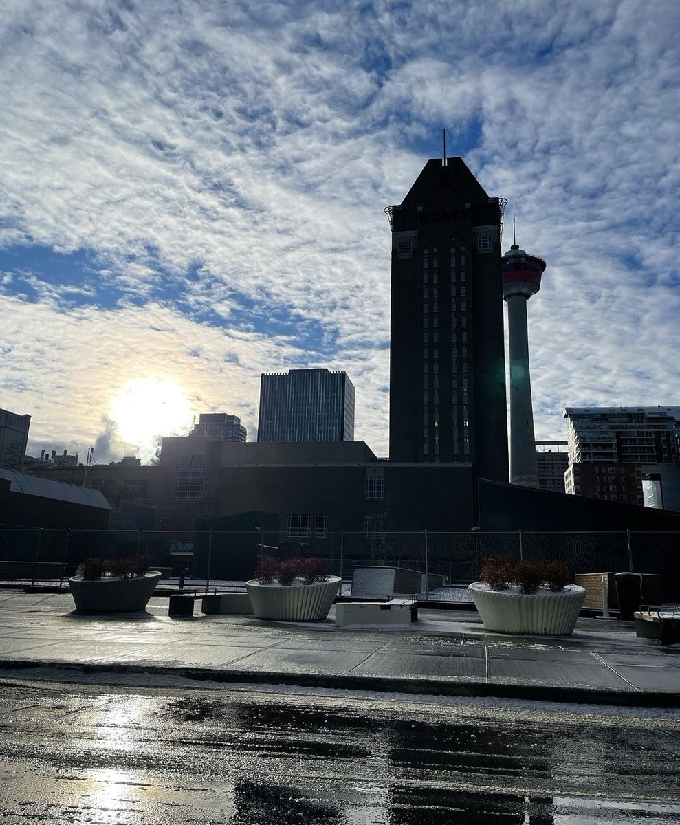CalgaryTwitte's tweet photo. ☀ Good morning, Calgary Explorers! ☕ Embrace the sunlight and the promise of a new day in our vibrant city. 🌇 Let the warmth energize your spirit as you embark on today's adventures.
📸: ins@meeks
#ExploreCalgary #CalgaryExplorer #YYC #yyclife #YYCLife #CalgaryLife https://t.co/HHd0Ug5NOa